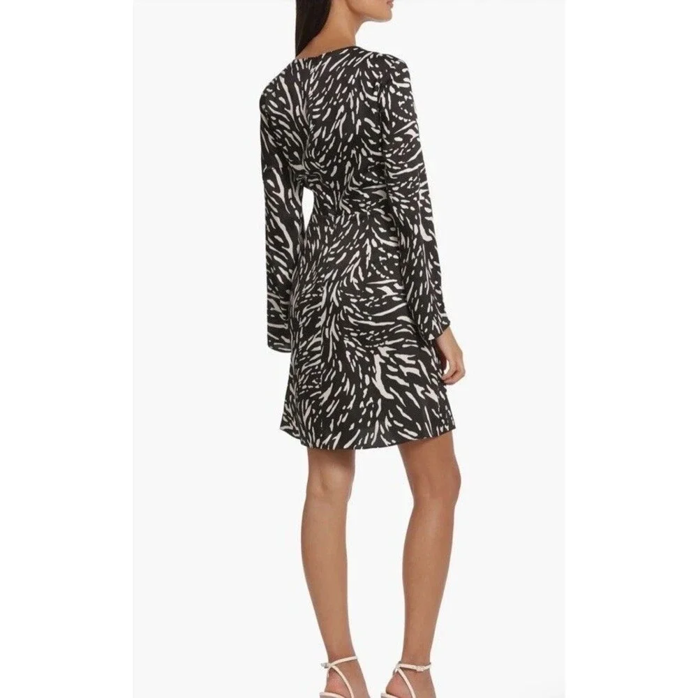 NWT DONNA MORGAN Long Sleeve Wrap Dress Ivory/Black Size 10 - Picture 2 of 11